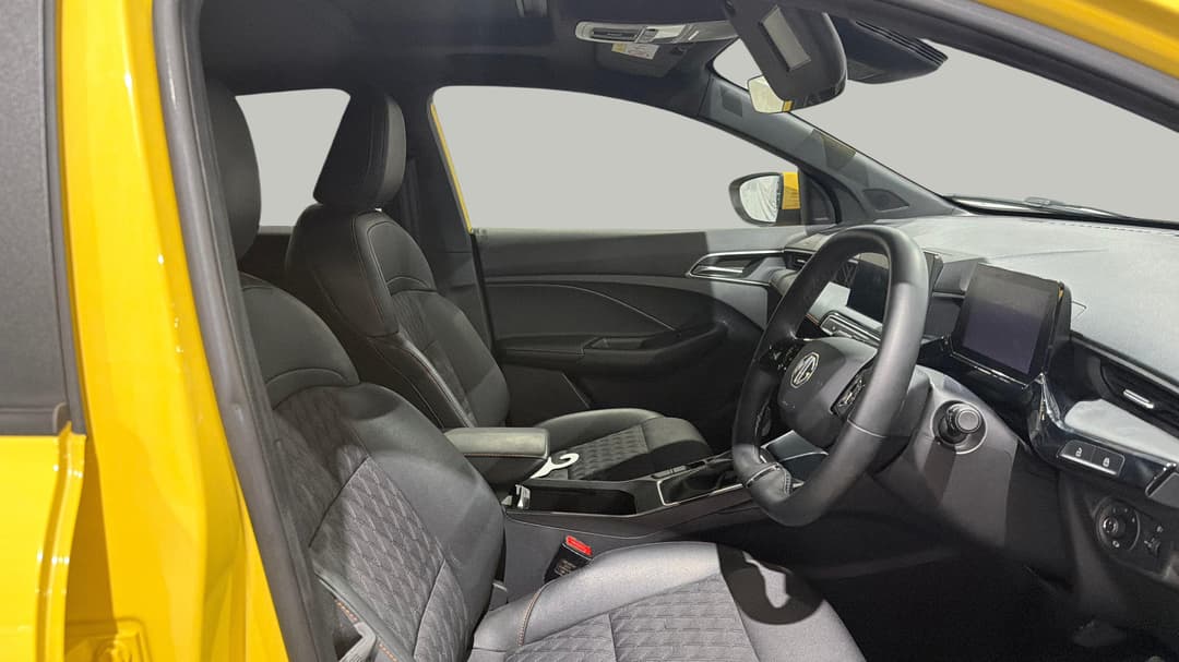 2025 MG Mg3 Essence, Automatic, 7446 km, Right Side Front Door Cabin View