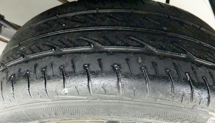 2017 Maruti Alto 800 LXI, Petrol, Manual, 46,575 km, Left Rear Tyre Tread
