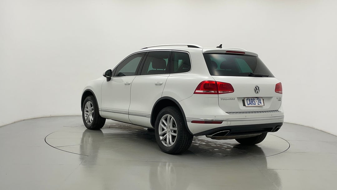 Left Back Diagonal (45- Degree) View