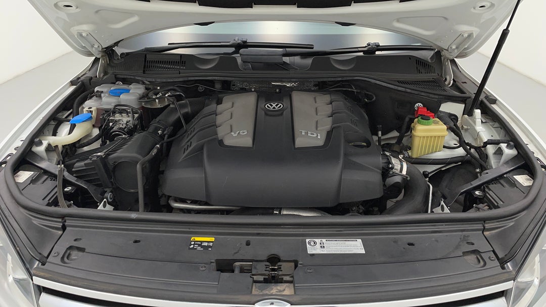 Open Bonnet (Engine)