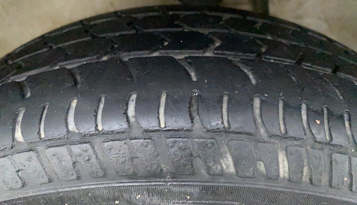 2017 Maruti Alto K10 VXI P, Petrol, Manual, 30,515 km, Left Front Tyre Tread