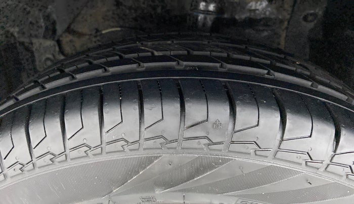 2017 Maruti S Cross ZETA 1.3, Diesel, Manual, 43,830 km, Left Front Tyre Tread