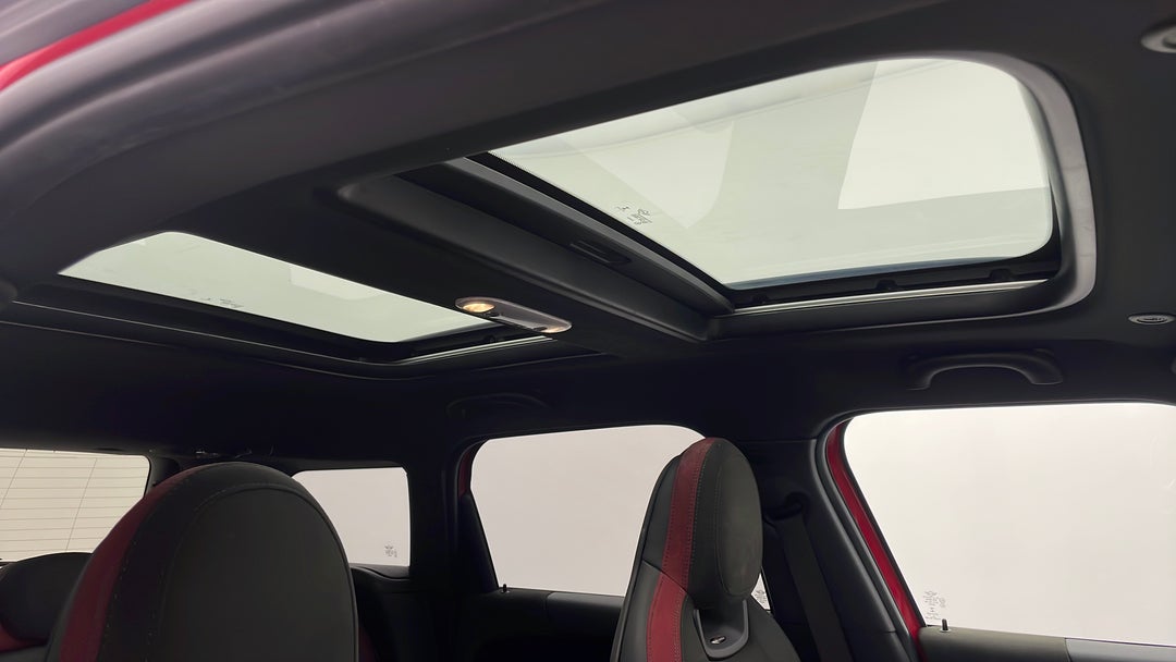 Interior Sunroof/Moonroof