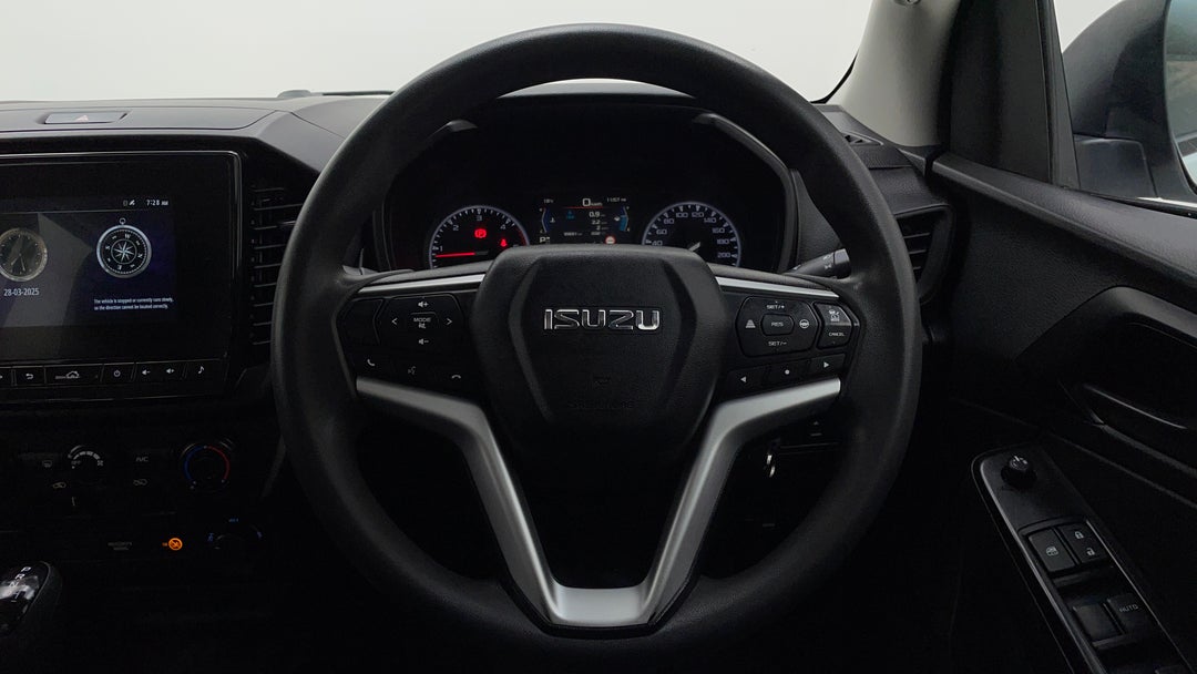 2021 Isuzu D-MAX Sx (4x4), Automatic, 99691 km, Steering Wheel Close-up