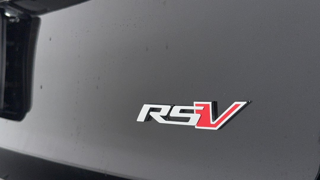 Badge (Boot Right Side)