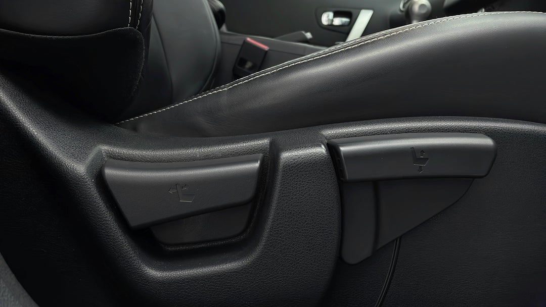 2012 Nissan Dualis +2 Ti (4x4), Automatic, 84151 km, Drivers Side Adjustment Panel