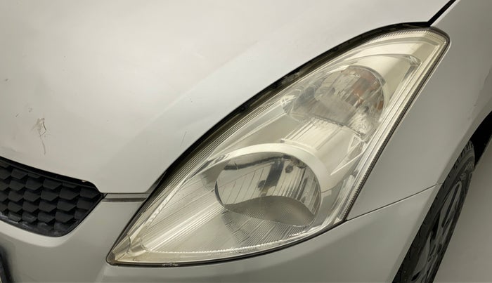 2012 Maruti Swift VXI, CNG, Manual, 86,899 km, Left headlight - Minor scratches
