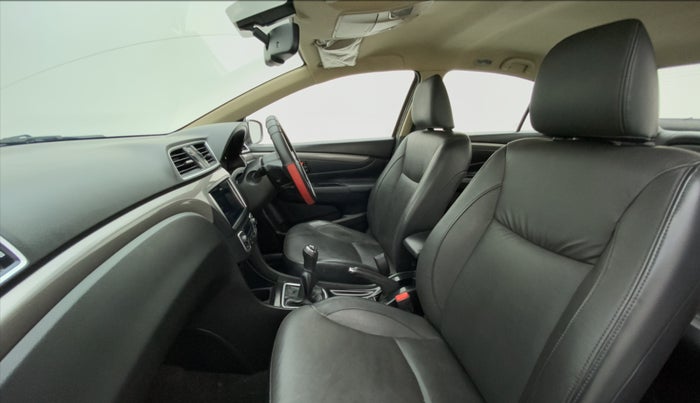2015 Maruti Ciaz ZXI RS, Petrol, Manual, 42,169 km, Right Side Front Door Cabin