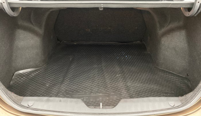 2015 Maruti Ciaz ZXI RS, Petrol, Manual, 42,169 km, Boot Inside