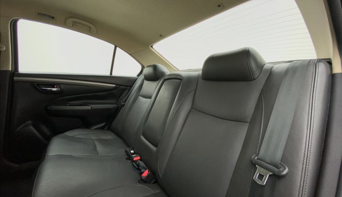 2015 Maruti Ciaz ZXI RS, Petrol, Manual, 42,169 km, Right Side Rear Door Cabin