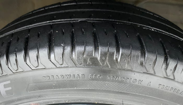 2021 Maruti XL6 ZETA SHVS, Petrol, Manual, 25,374 km, Right Front Tyre Tread