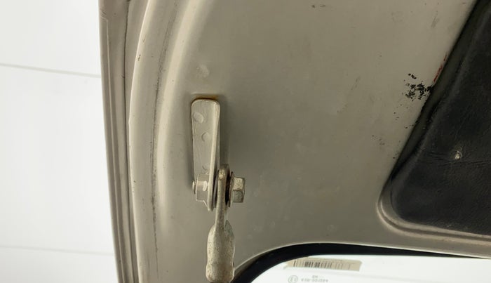 2016 Maruti OMNI E 8 STR, Petrol, Manual, 62,841 km, Dicky (Boot door) - Slightly rusted