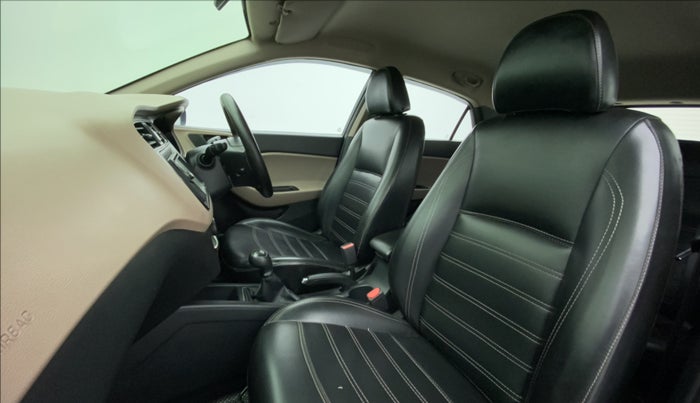 2018 Hyundai Elite i20 SPORTZ 1.2, Petrol, Manual, 55,720 km, Right Side Front Door Cabin