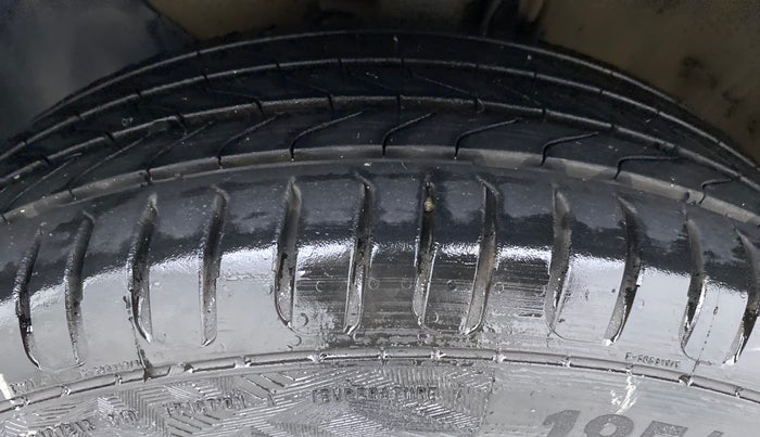 2018 Hyundai Elite i20 SPORTZ 1.2, Petrol, Manual, 55,720 km, Left Front Tyre Tread