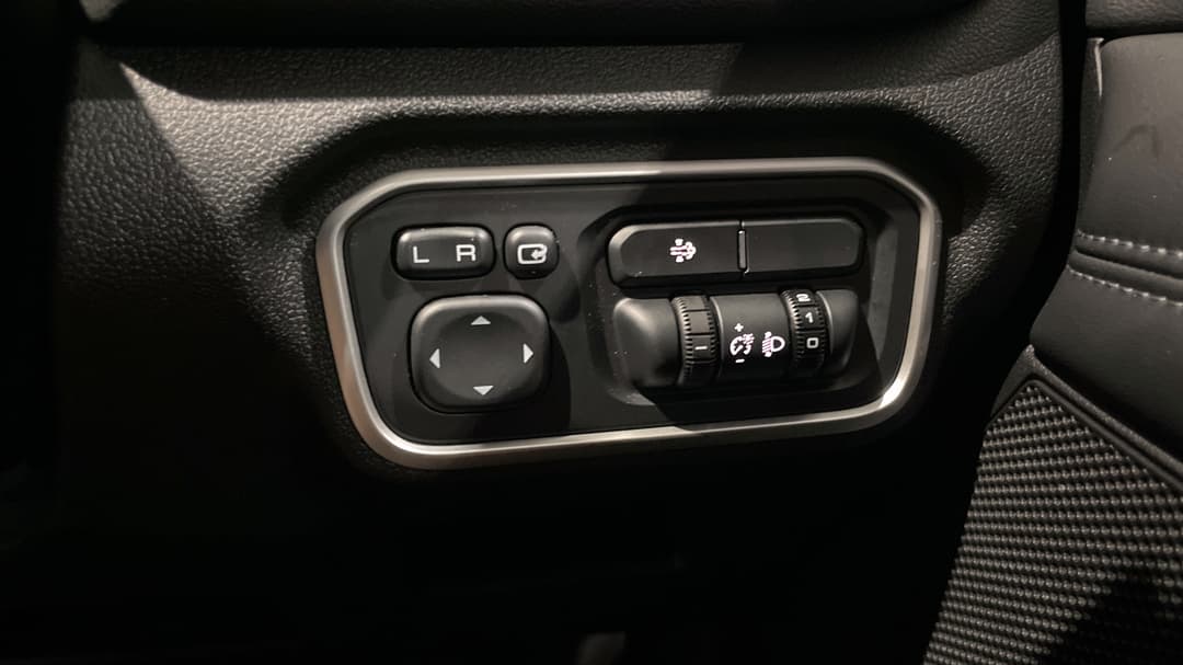 2023 GWM Ute Cannon Vanta (4x4), Automatic, 24433 km, Utility Switches/Buttons