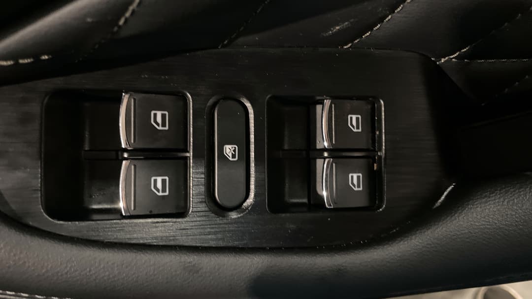 2023 GWM Ute Cannon Vanta (4x4), Automatic, 24433 km, Drivers Side Door Panel Controls