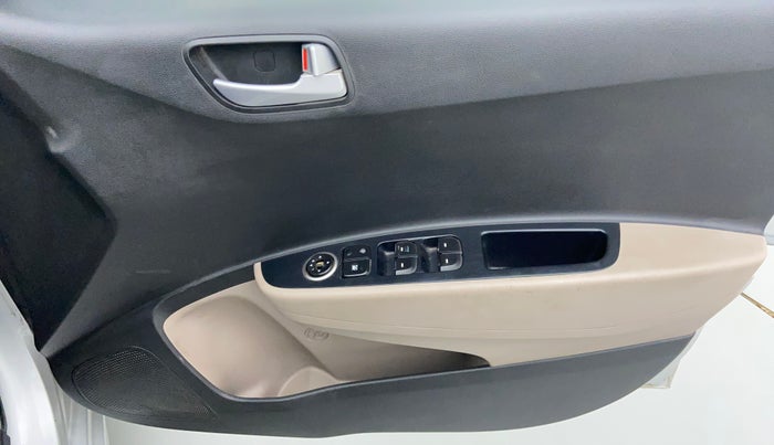2017 Hyundai Grand i10 SPORTZ 1.2 KAPPA VTVT, Petrol, Manual, 92,995 km, Driver Side Door Panels Control
