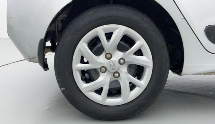 2017 Hyundai Grand i10 SPORTZ 1.2 KAPPA VTVT, Petrol, Manual, 92,995 km, Right Rear Wheel