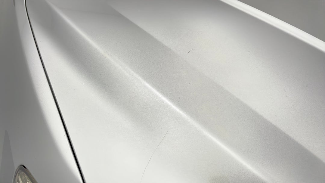 2016 Holden Calais Calais, Automatic, 105490 km, Bonnet Scratch