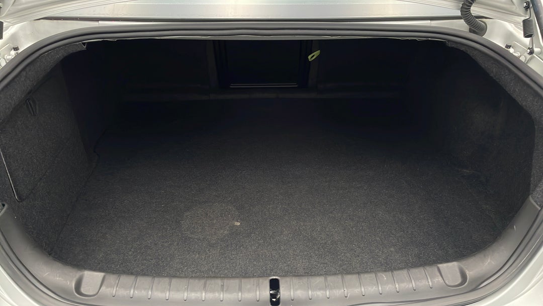 2016 Holden Calais Calais, Automatic, 105490 km, Boot Inside View