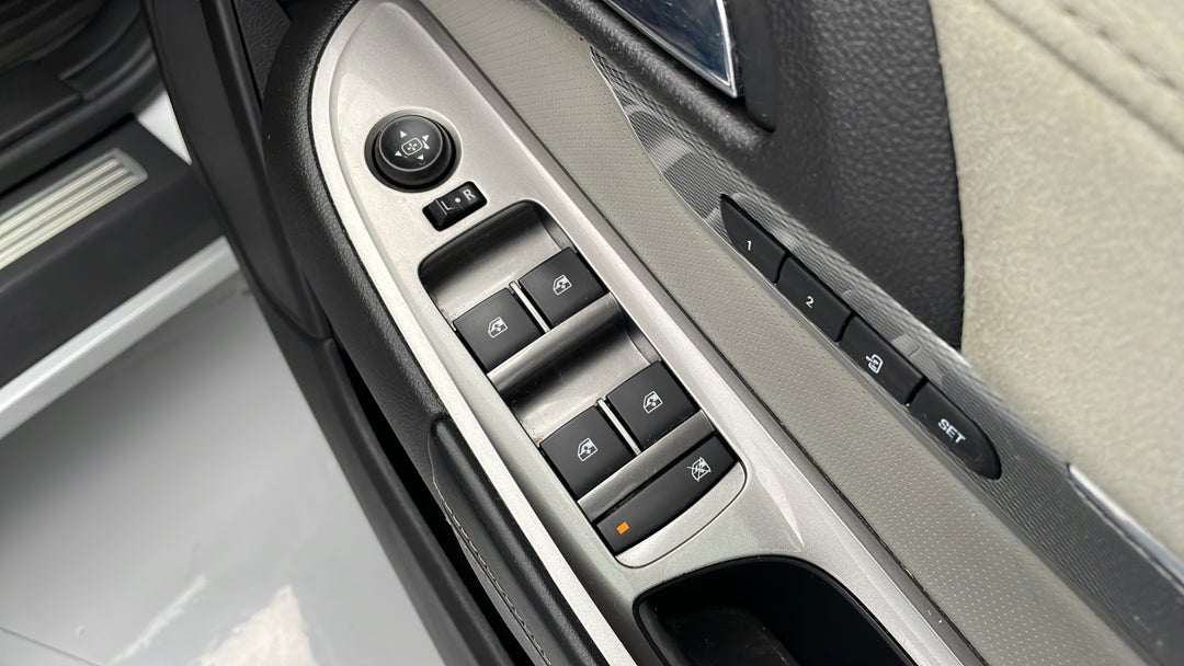 2016 Holden Calais Calais, Automatic, 105490 km, Drivers Side Door Panel Controls