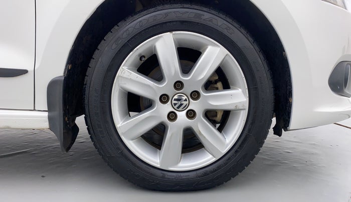 2013 Volkswagen Vento HIGHLINE DIESEL, Diesel, Manual, 1,44,408 km, Right Front Tyre
