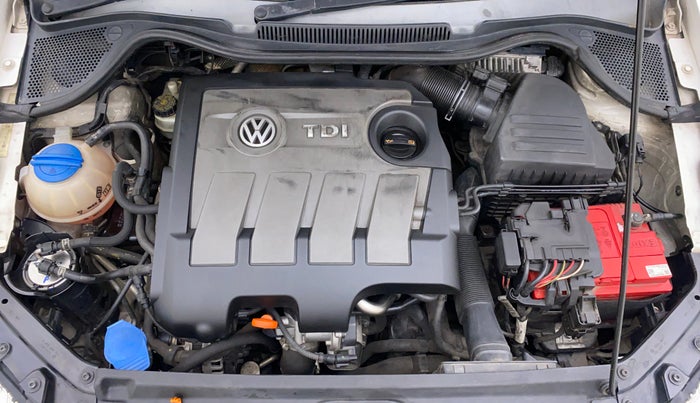 2013 Volkswagen Vento HIGHLINE DIESEL, Diesel, Manual, 1,44,408 km, Engine Bonet View