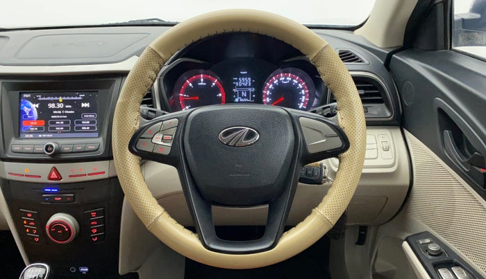 2021 Mahindra XUV300 W6 1.5 DIESEL, Diesel, Manual, 86,265 km, Steering Wheel Close Up