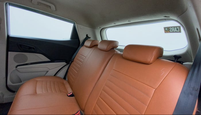 2021 Mahindra XUV300 W6 1.5 DIESEL, Diesel, Manual, 86,265 km, Right Side Rear Door Cabin