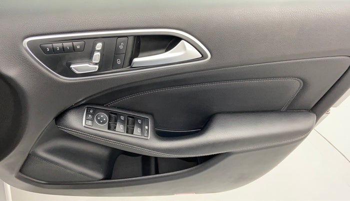 2016 Mercedes Benz B Class B200 CDI SPORT, Diesel, Automatic, 28,265 km, Driver Side Door Panels Control