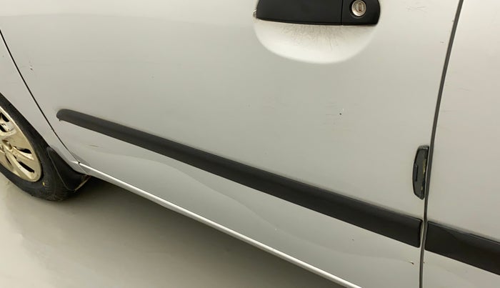 2012 Hyundai i10 ERA 1.1, Petrol, Manual, 1,04,035 km, Front passenger door - Minor scratches