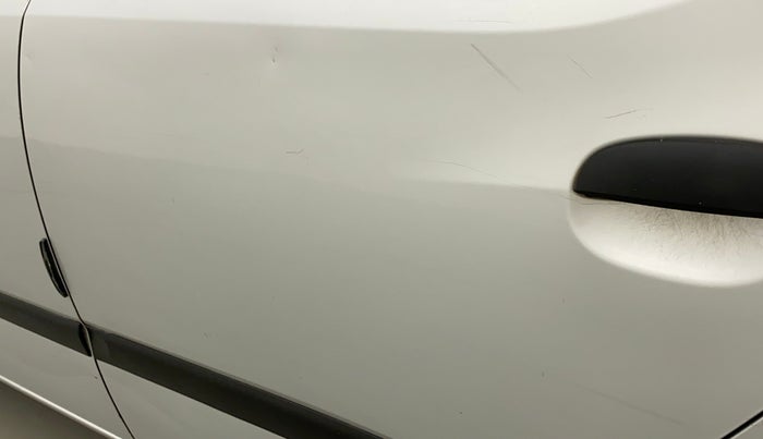 2012 Hyundai i10 ERA 1.1, Petrol, Manual, 1,04,035 km, Rear left door - Slightly dented