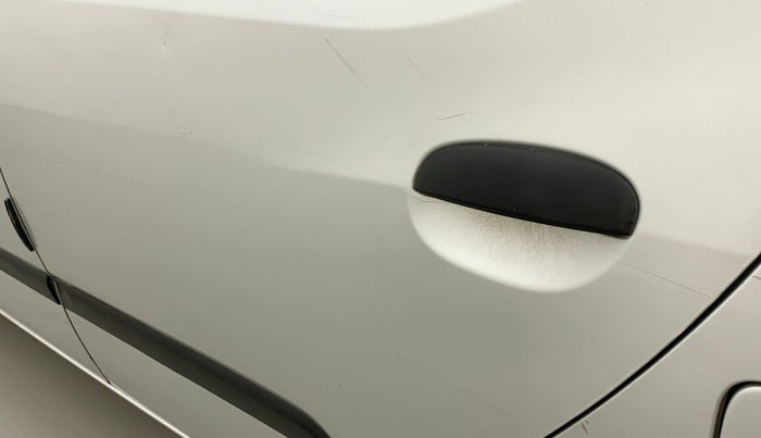 2012 Hyundai i10 ERA 1.1, Petrol, Manual, 1,04,035 km, Rear left door - Minor scratches
