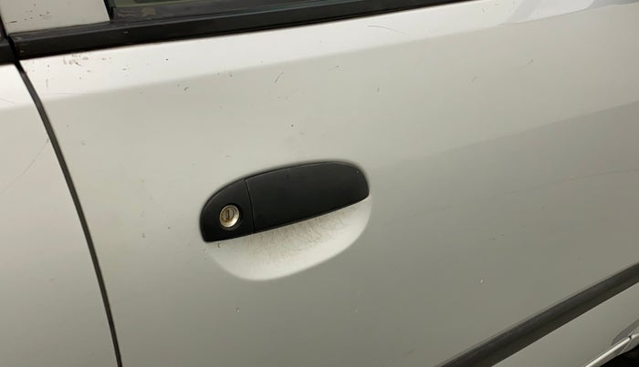 2012 Hyundai i10 ERA 1.1, Petrol, Manual, 1,04,035 km, Driver-side door - Minor scratches