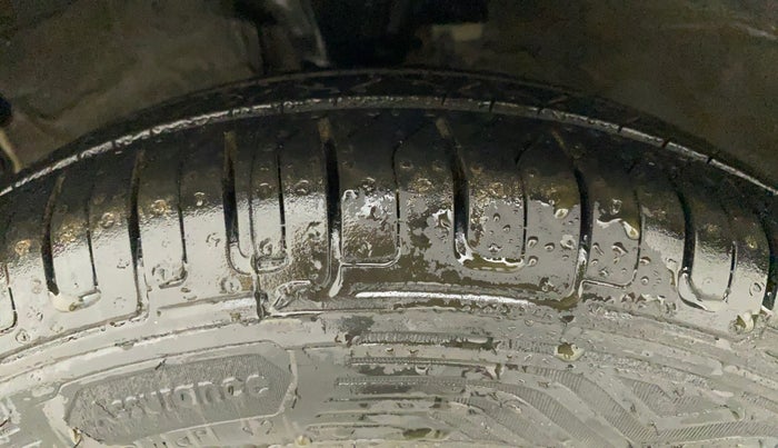 2012 Hyundai i10 ERA 1.1, Petrol, Manual, 1,04,035 km, Left Front Tyre Tread