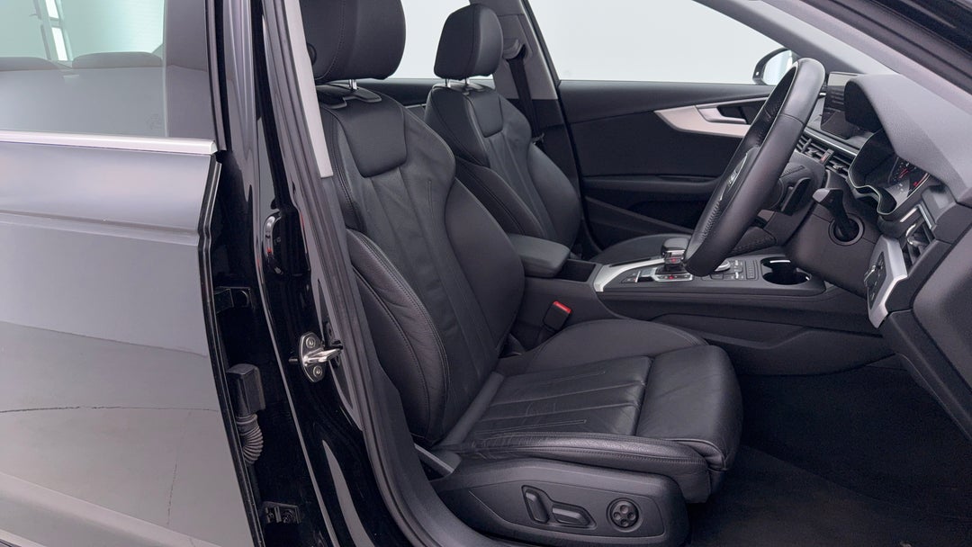 2019 Audi A4 1.4 Tfsi S Tronic S Line, Automatic, 45507 km, Right Side Front Door Cabin View