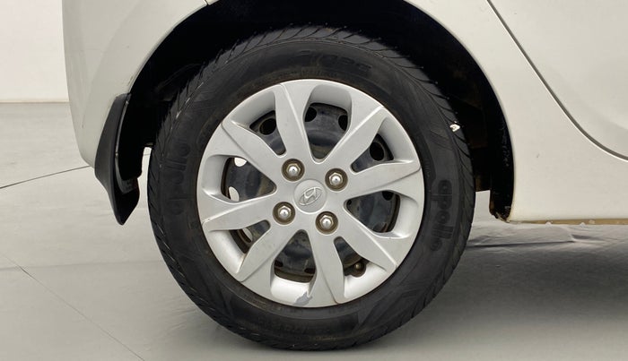 2018 Hyundai Eon SPORTZ, Petrol, Manual, 13,944 km, Right Rear Wheel