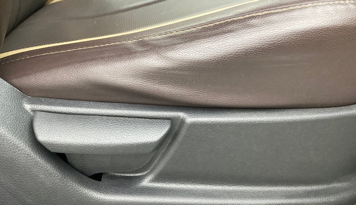 2018 Hyundai Eon SPORTZ, Petrol, Manual, 13,944 km, Driver Side Adjustment Panel