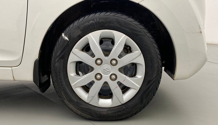 2018 Hyundai Eon SPORTZ, Petrol, Manual, 13,944 km, Right Front Wheel