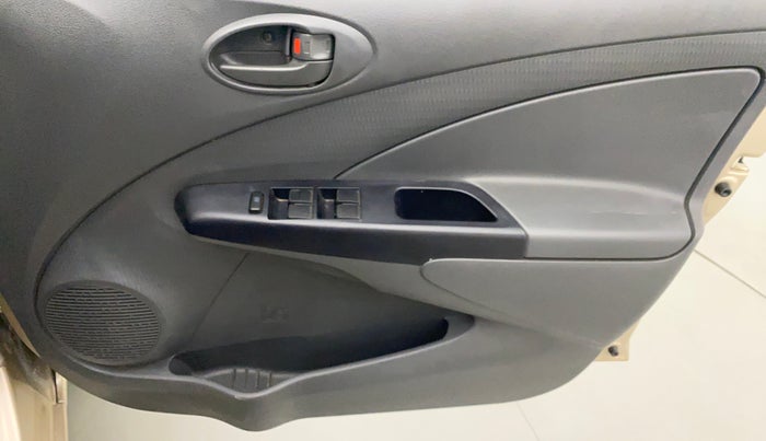 2013 Toyota Etios Liva G, Petrol, Manual, 79,965 km, Driver Side Door Panels Control