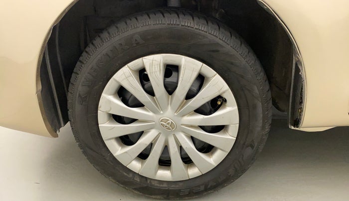 2013 Toyota Etios Liva G, Petrol, Manual, 79,965 km, Left Front Wheel