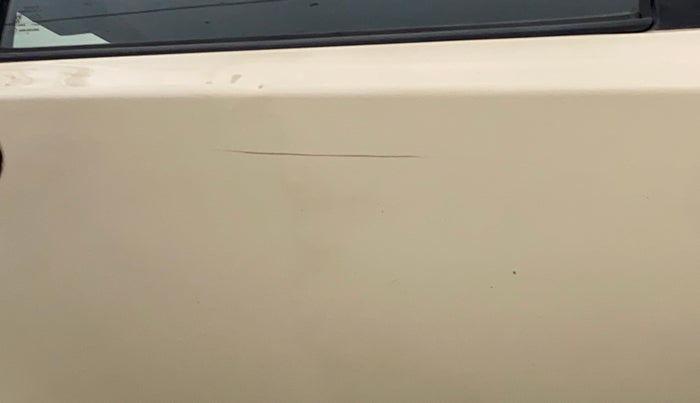 2013 Toyota Etios Liva G, Petrol, Manual, 79,965 km, Right rear door - Minor scratches