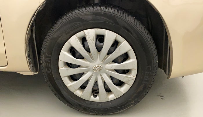2013 Toyota Etios Liva G, Petrol, Manual, 79,965 km, Right Front Wheel