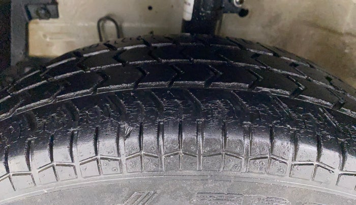 2014 Maruti Swift VDI, Diesel, Manual, 79,786 km, Left Front Tyre Tread