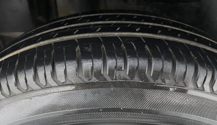 2019 Maruti Dzire VXI, Petrol, Manual, 45,736 km, Right Rear Tyre Tread
