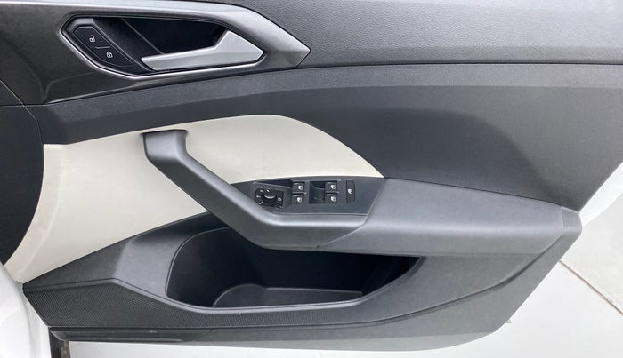 2022 Volkswagen TAIGUN TOPLINE 1.0 TSI MT, Petrol, Manual, 15,956 km, Driver Side Door Panels Control