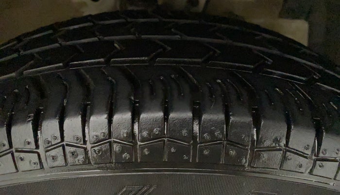 2021 Maruti Swift Dzire TOUR S-CNG (O), CNG, Manual, 23,454 km, Right Front Tyre Tread