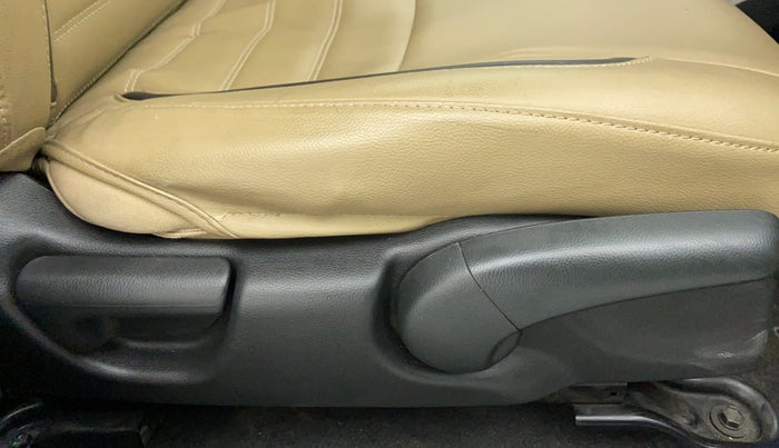 2016 Honda Jazz 1.2 V MT, Petrol, Manual, 40,012 km, Driver Side Adjustment Panel