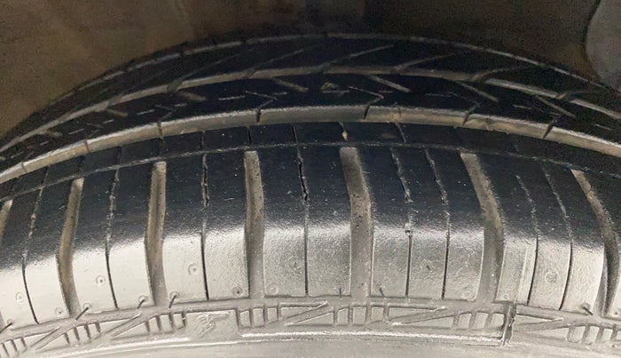 2018 Hyundai NEW SANTRO ASTA 1.1 MT, Petrol, Manual, 55,467 km, Right Front Tyre Tread