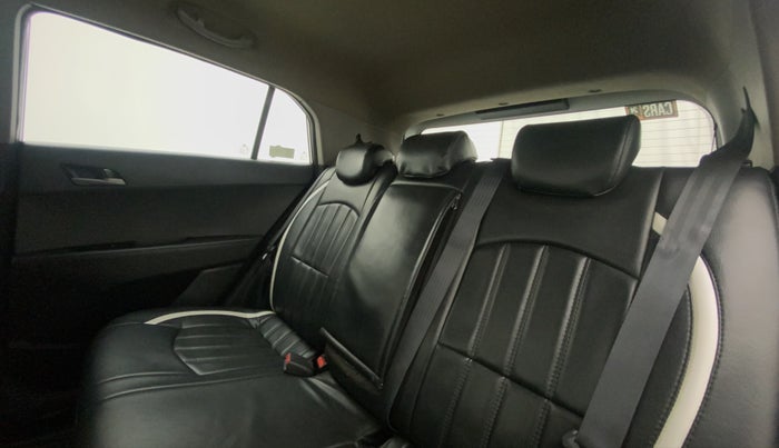 2017 Hyundai Creta SX PLUS AT 1.6 PETROL, Petrol, Automatic, 1,00,505 km, Right Side Rear Door Cabin